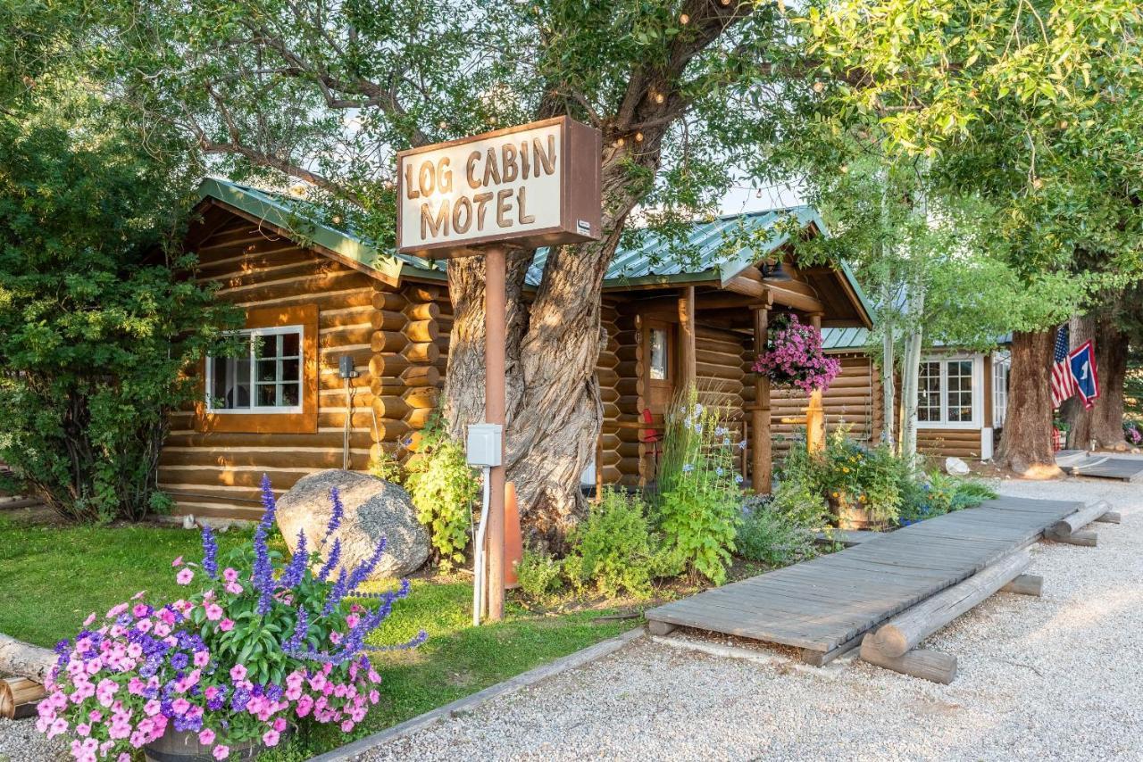 Log Cabin Motel Pinedale Exterior photo